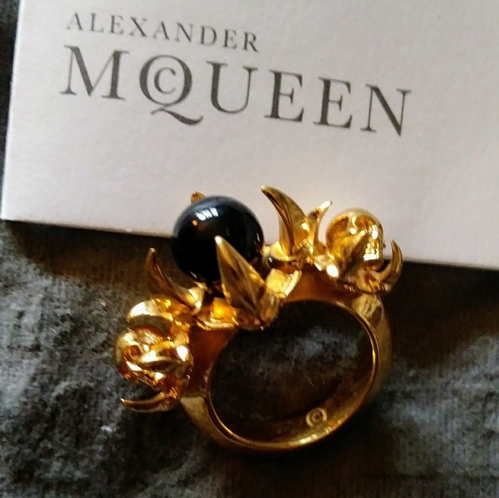 Alexander McQueen unique gold skull ring